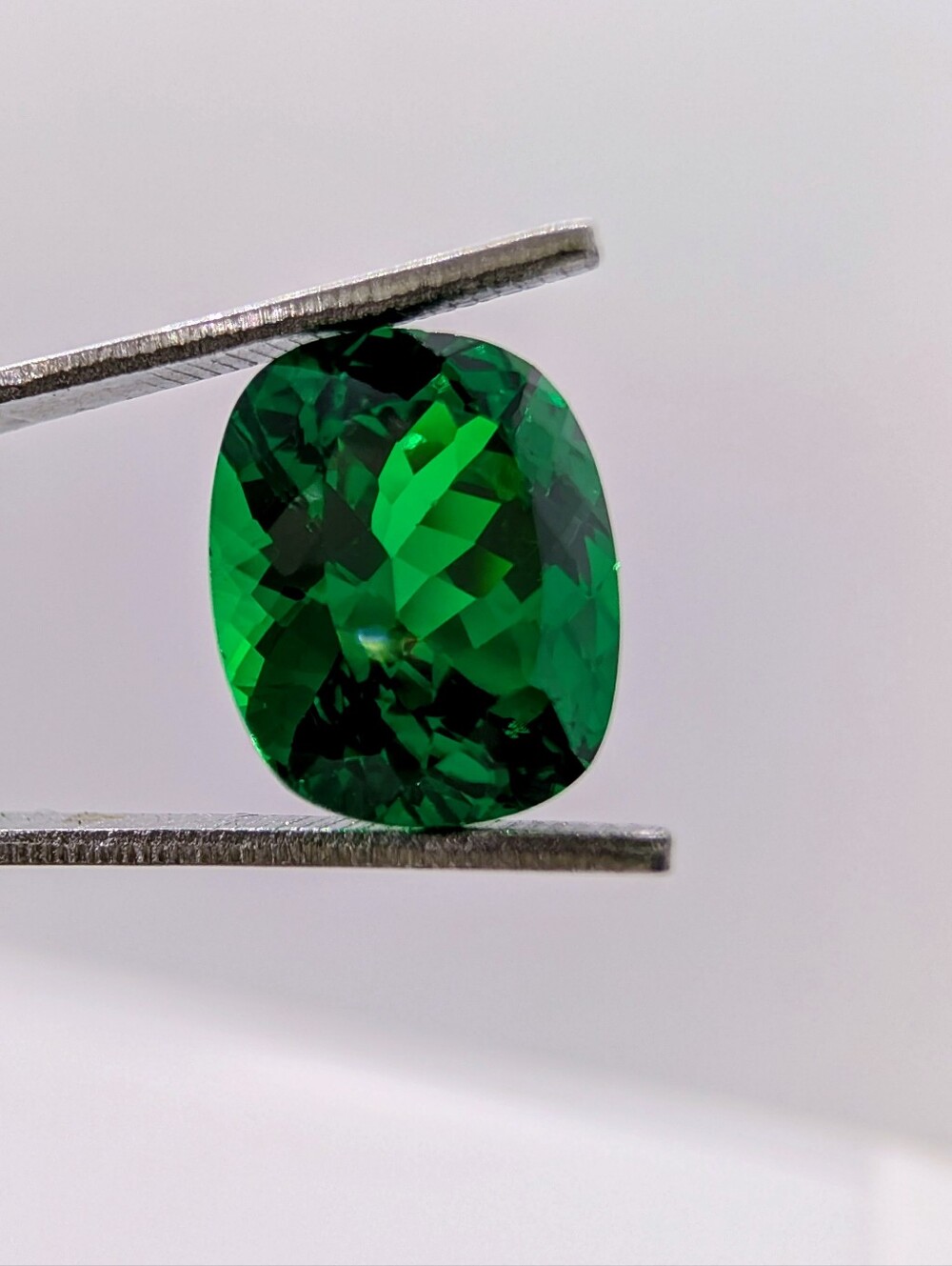 6 Carat Cushion Cut Emerald Green Sapphire Loose Gemstone